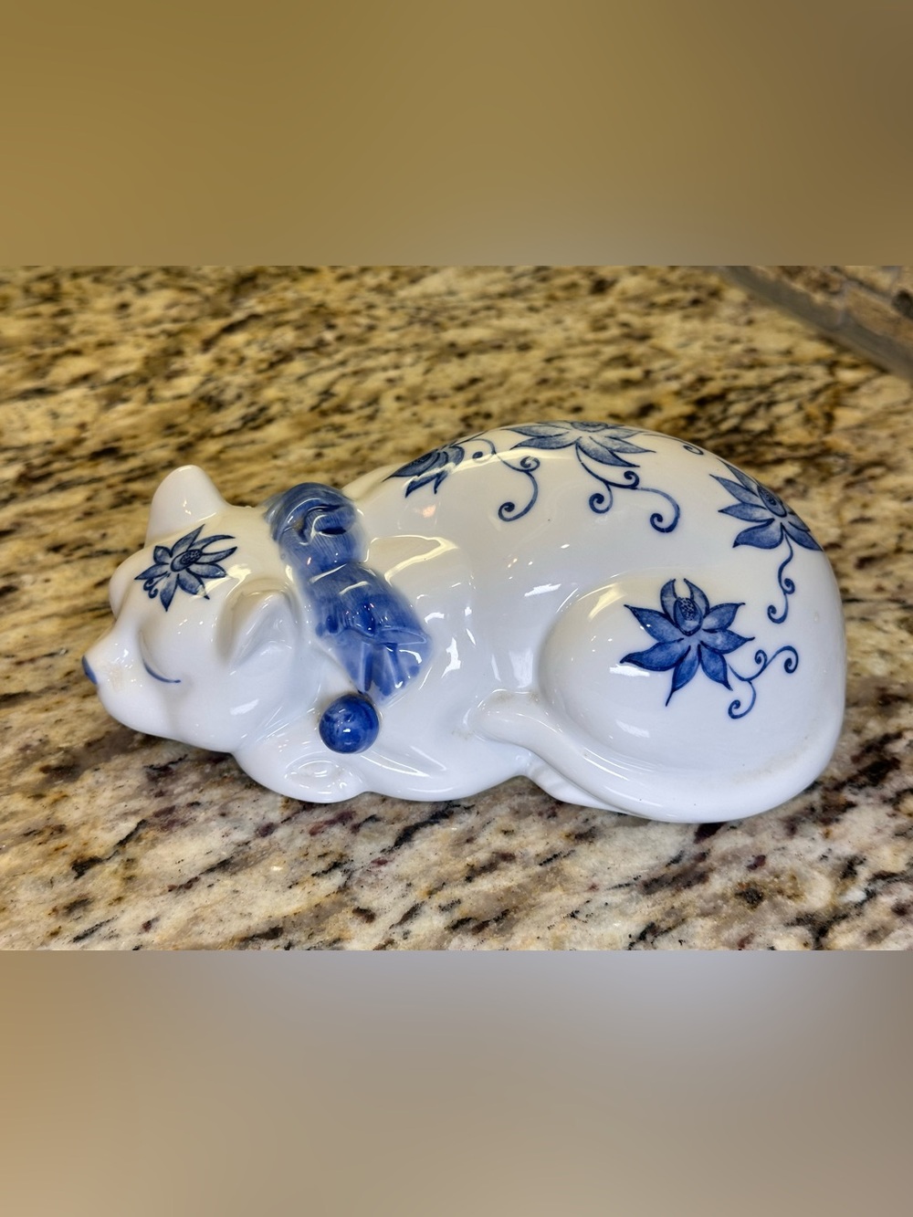 Blue & White Porcelain Floral sleeping Kitten